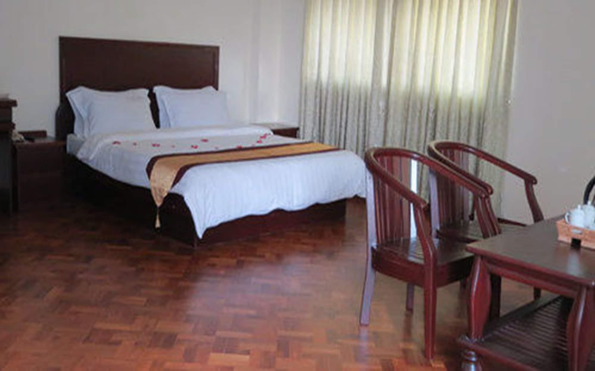 City Hotel Rangoon Buitenkant foto