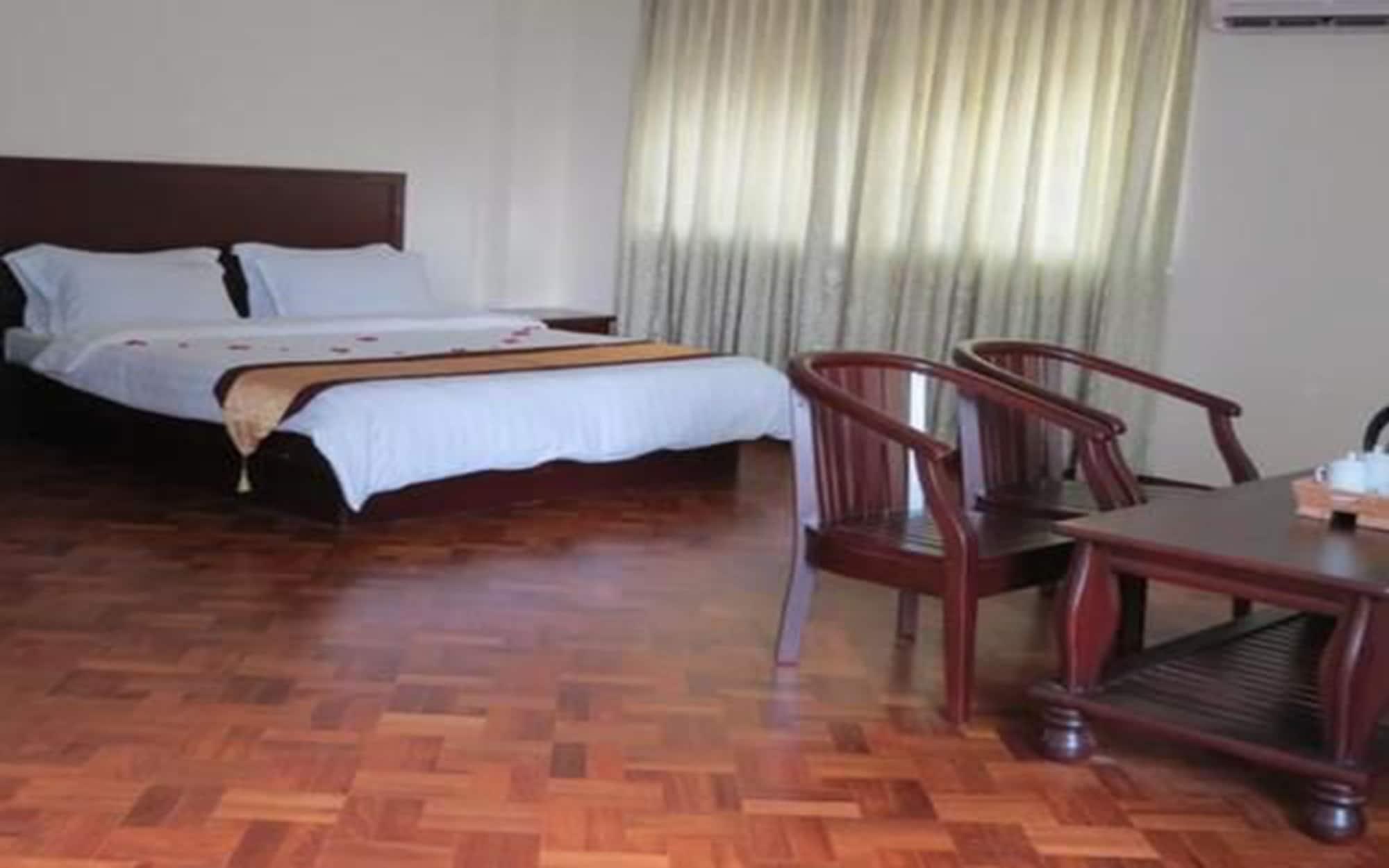 City Hotel Rangoon Buitenkant foto