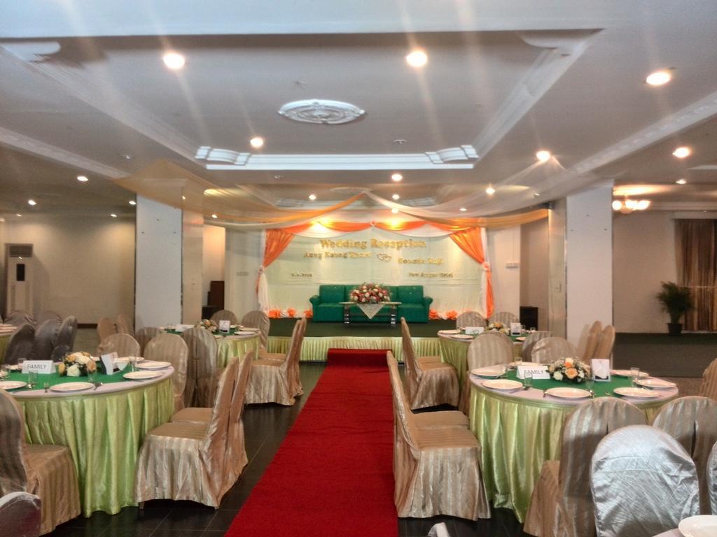 City Hotel Rangoon Buitenkant foto