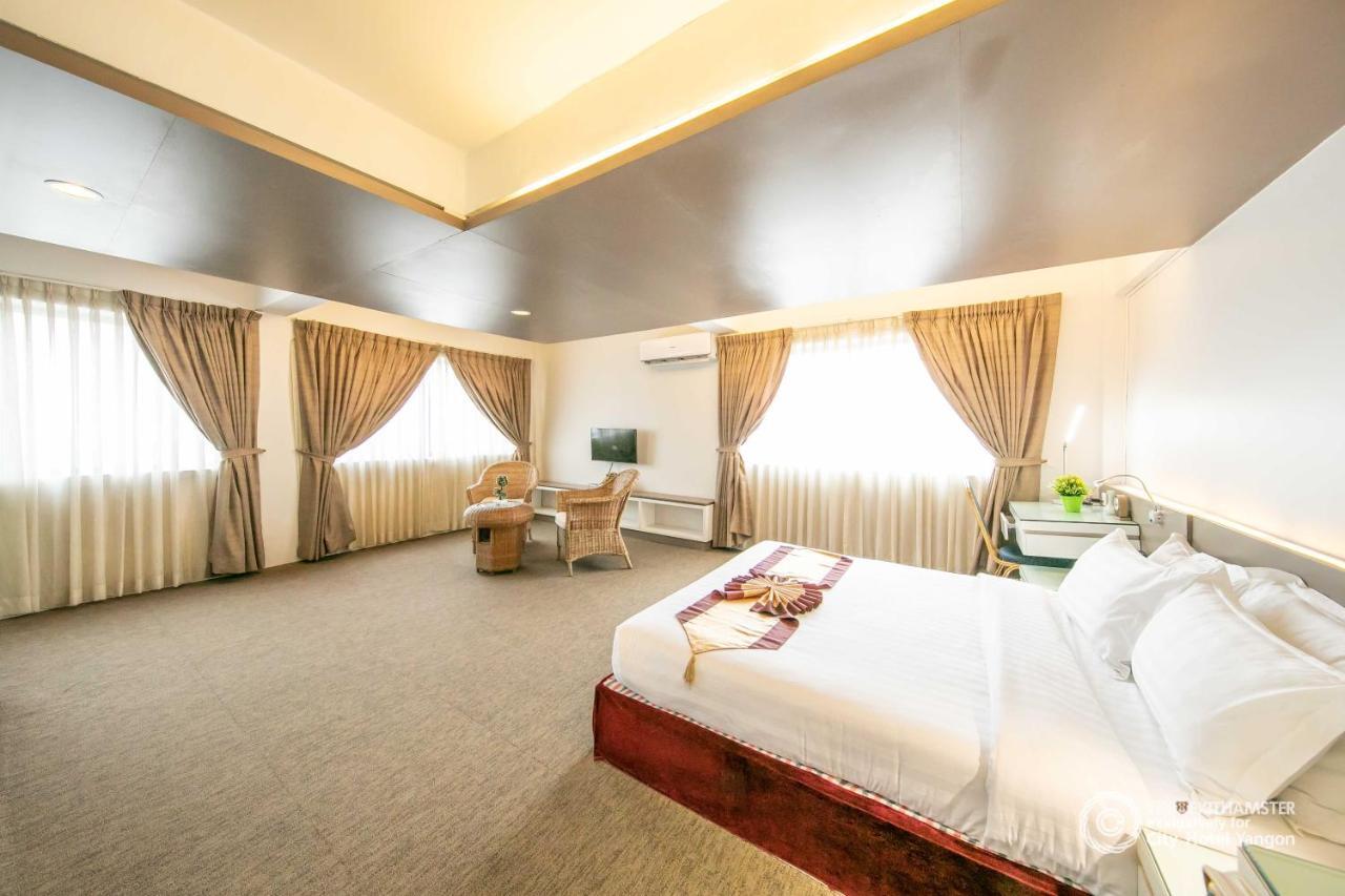 City Hotel Rangoon Buitenkant foto